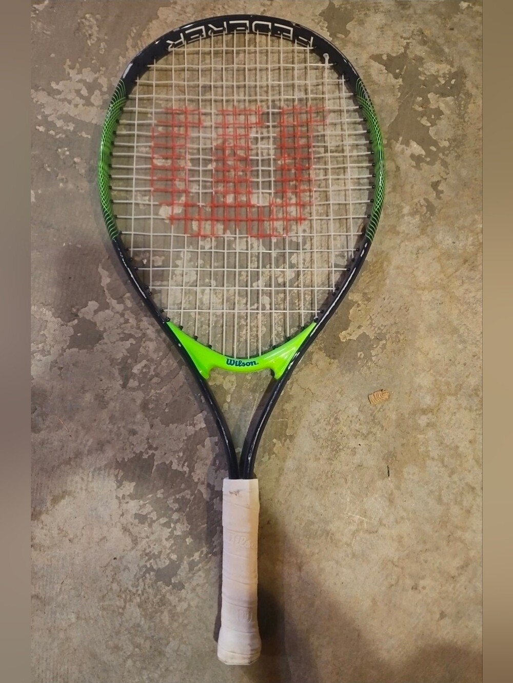 Wilson Federer Tennis Racquet (23)  3 5/8